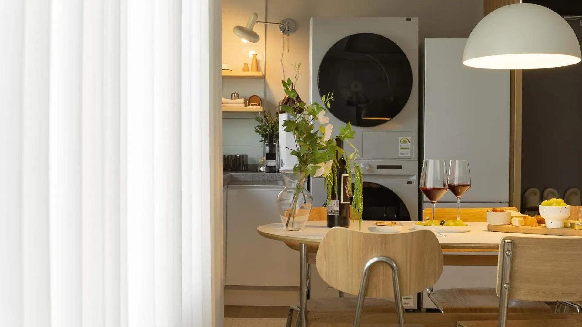 Experience The Vibrant City Of Seoul At Our Stylish Stay O-Nol